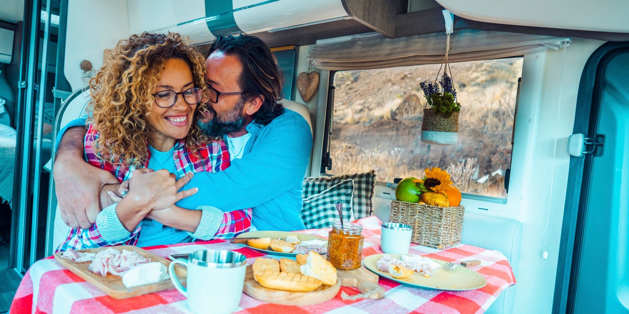 lteres Paar beim Frhstck